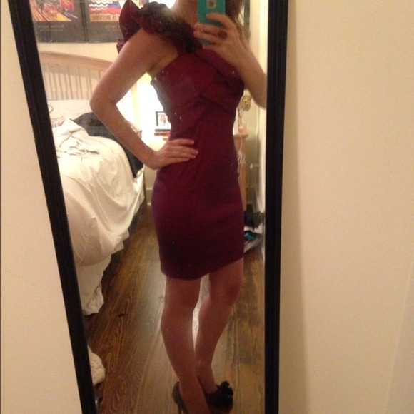 Snap size 5 one shoulder magenta cocktail dress