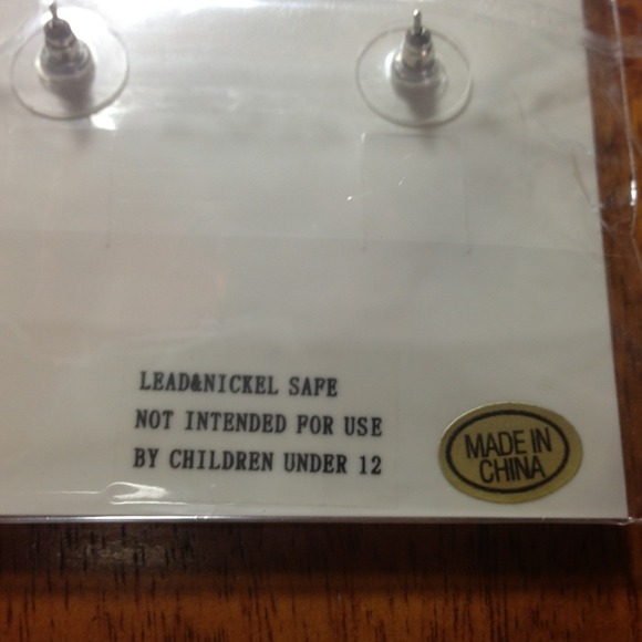 New Rucinni 🇺🇸US flag earrings perfect for July4 - Picture 3 of 3