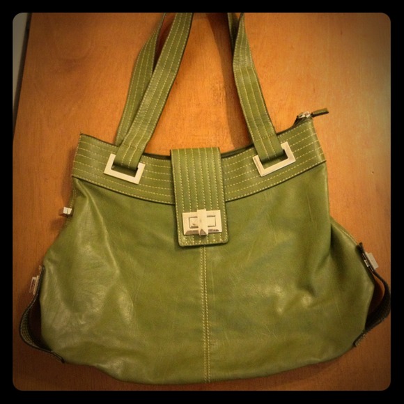 Green Silver clasp handbag