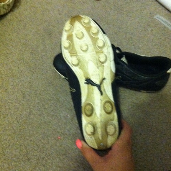 Puma Cleats - Picture 2 of 3