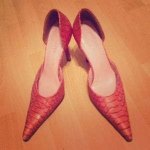Pink snake skin print kitten heel. Aldo