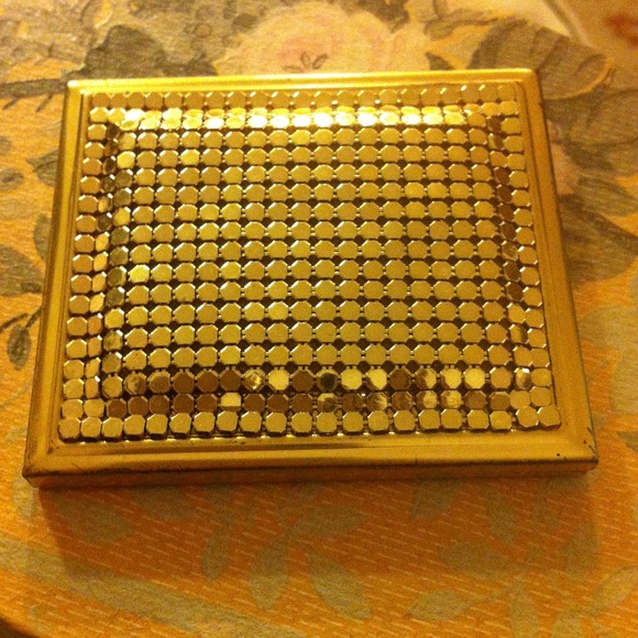 Vintage Mesh Compact