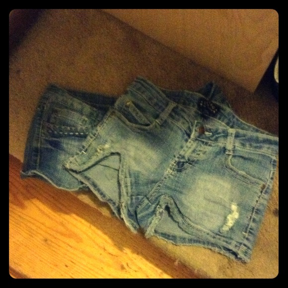 Shorts - Picture 1 of 3