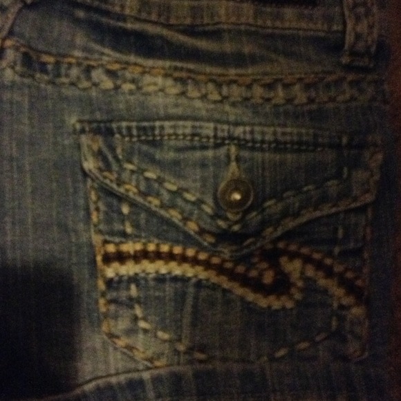 Shorts - Picture 2 of 3