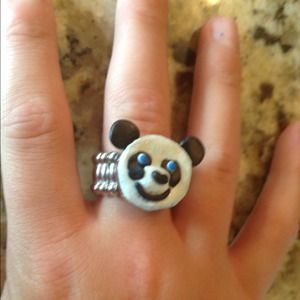 Stretchy panda ring