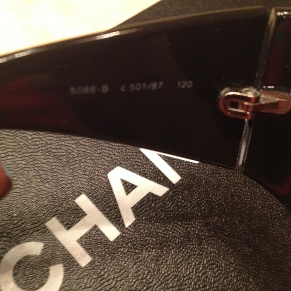 **Reserved***Authentic Chanel Sunglasses. Authentic CHANEL Sunglasses Polarized Rectangle Black White  main image 3