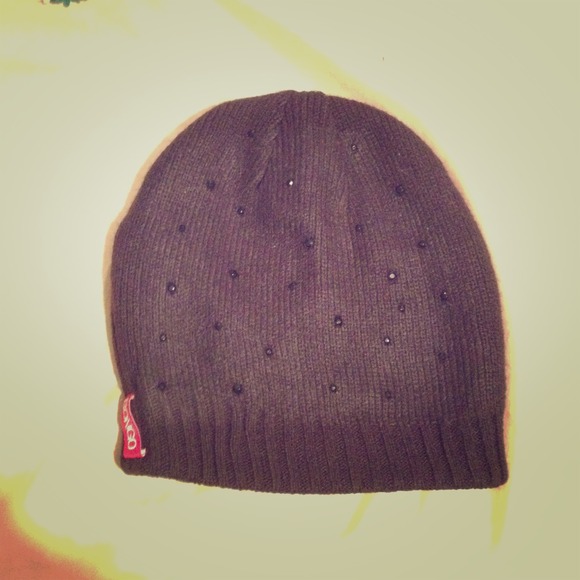 Black knit hat