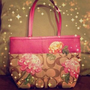 🌸Coach Floral Appliqué Bag🌸