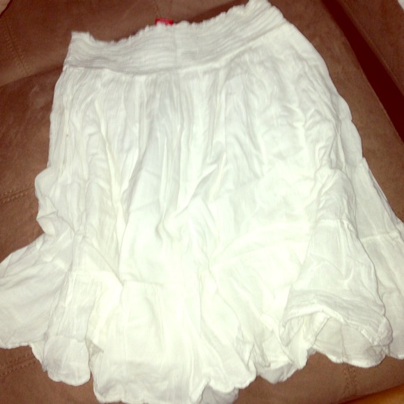 Cute white skirt