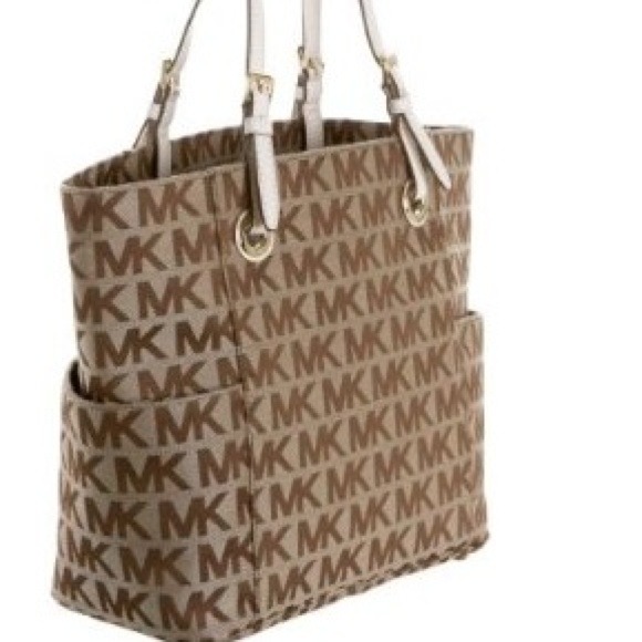 Authentic Michael kors E/W Signature Tote - Picture 3 of 3