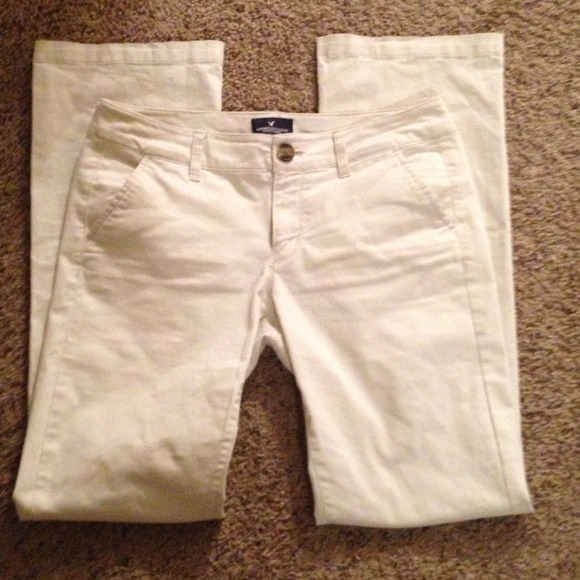 American Eagle khaki pants. Brand new!