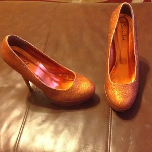 Orange glitter pumps