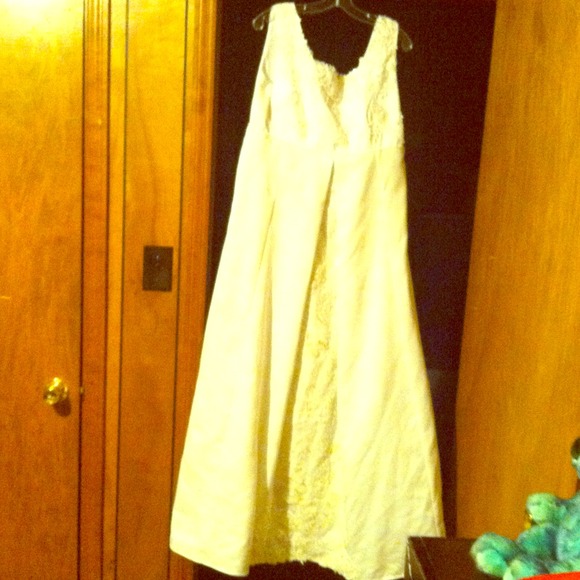 Wedding dress just had dry cleaned only I time on