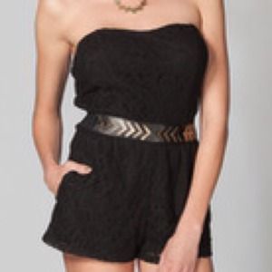 💥TRADED💥 BNWT Black Romper