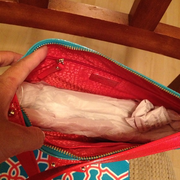 ✨SOLD✨ Kate Spade Cross Body Bag. - Picture 2 of 2