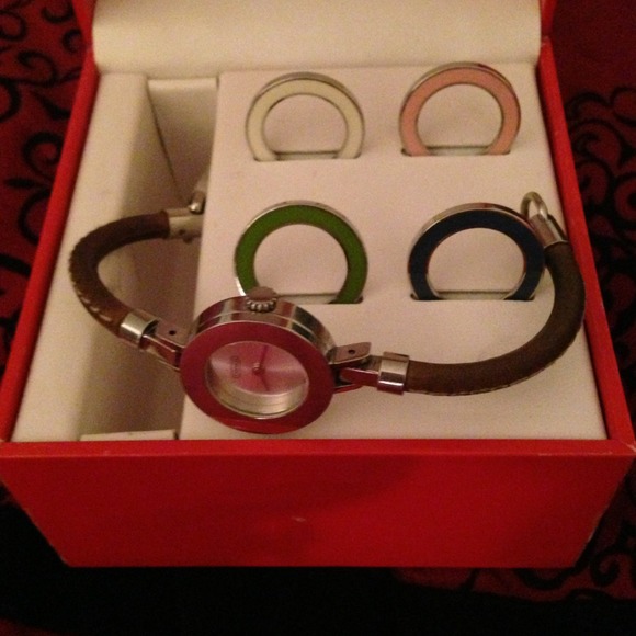 Coach bangle watch - Picture 4 of 4