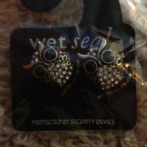 Nip owl earrings from wetseal