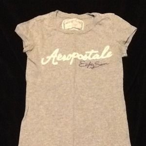 Super cute grey Aeropostale tee