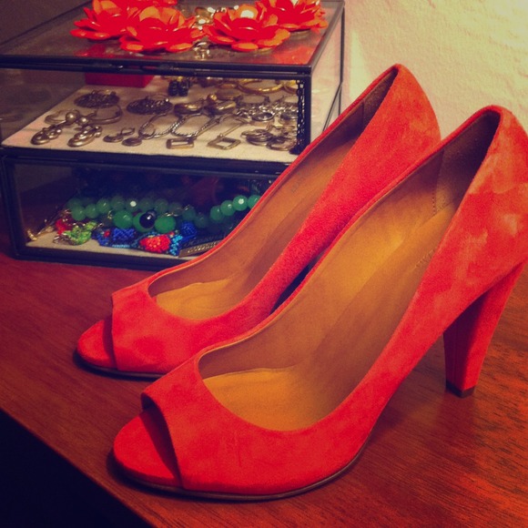 Madewell Film Noir peep toe pumps