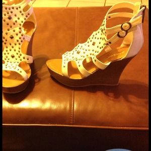 Wedge heels