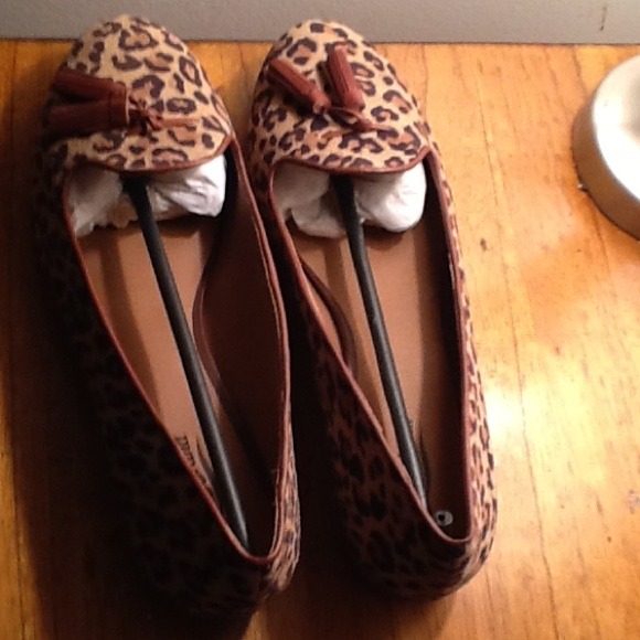Brand new lucky leopard flats - Picture 2 of 3