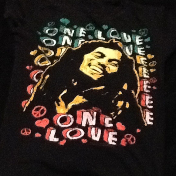 Black one love bob marley tee!(: