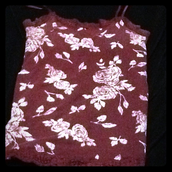 Cute floral lace tank!