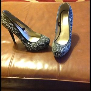 Black and Rhinestones pumps
