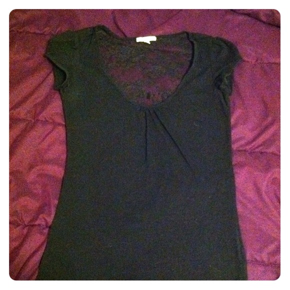 Cute T-shirt with lace back.