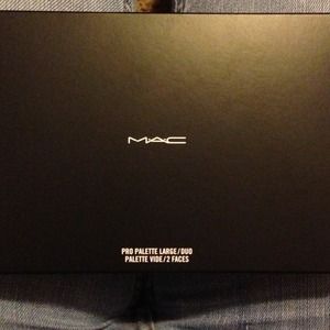 Brand new mac pro palette large duo