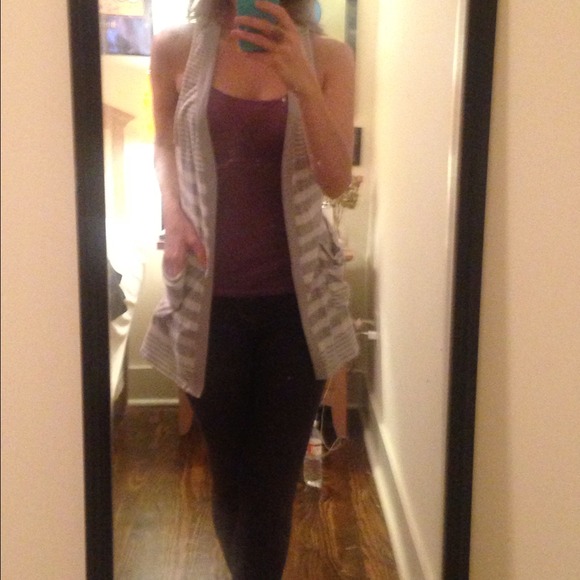 XS Banana Republic sleeveless shrug