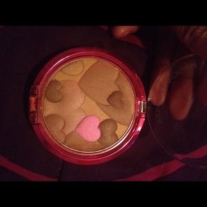 Bronzer