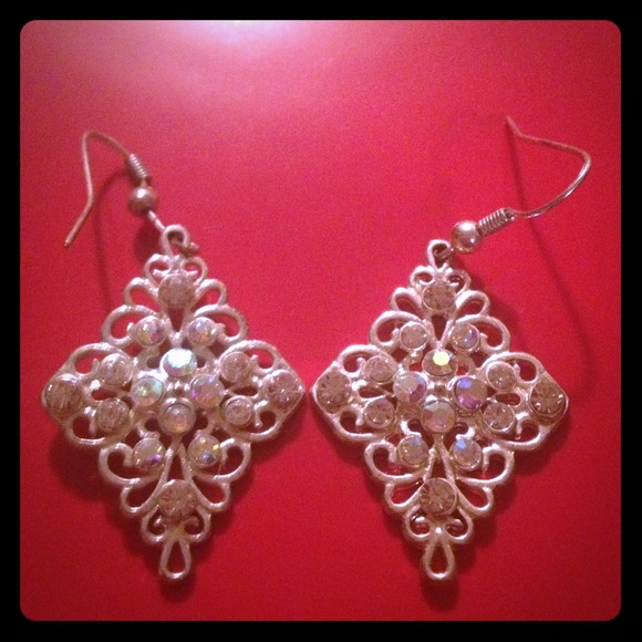Claires Jewelry - Stunning Earrings!