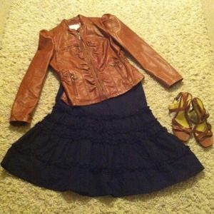 Stylish black skirt💃