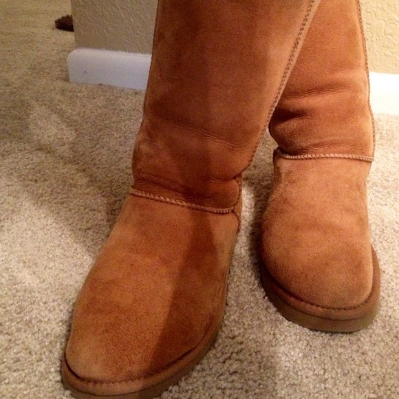 Sold to @coplandmj!! Tall Ugg boots!