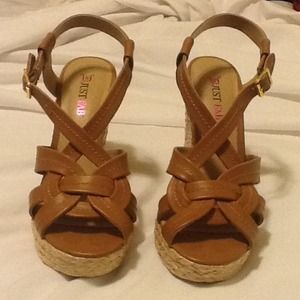 Wedges, pumps, and blouse for pinkluvr