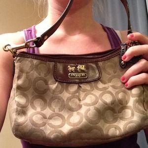 Coach purse for cheap price!