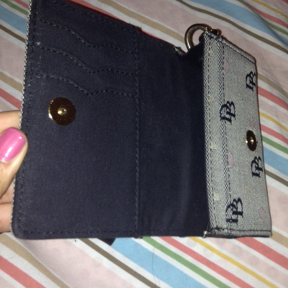 NotradesAuthenticDooneyandBourke camera/walletcase - Picture 2 of 4