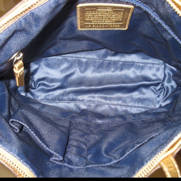 RARE- Coach signature multi tote - Picture 2 of 2