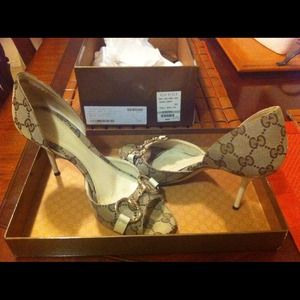 ON HOLD!! Gucci Shoes