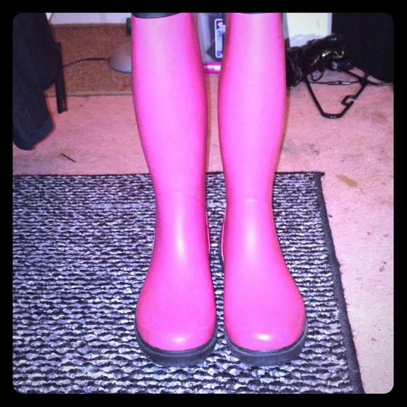 dirty laundry Shoes - Pink * dirty laundry * rain boots .