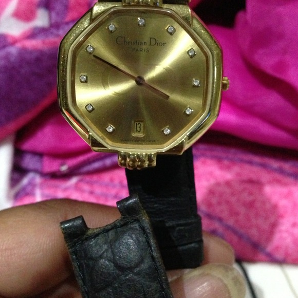 💯% Authentic CHRISTIAN DIOR WATCH😘😘 - Picture 3 of 3