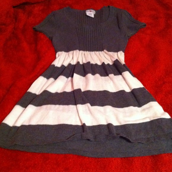 A cotton stripped dress