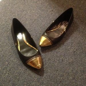 Black leather and Gold cap Toe pointed flats
