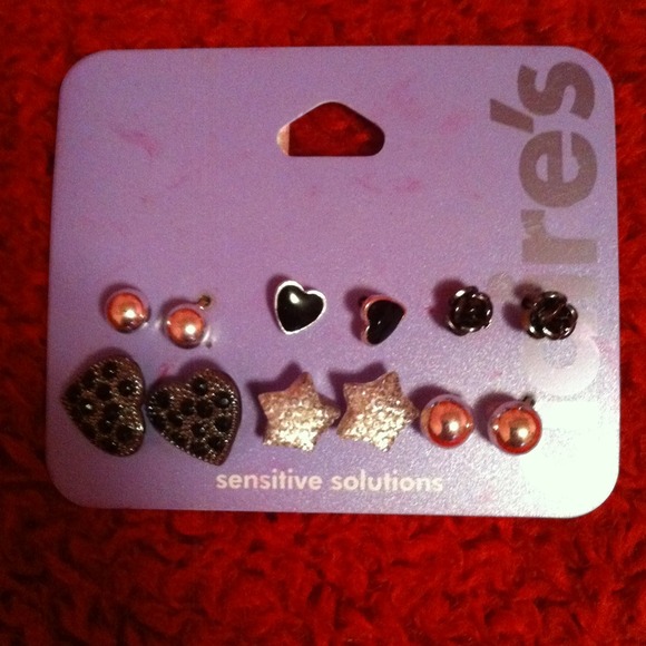 Earrings - Picture 1 of 1