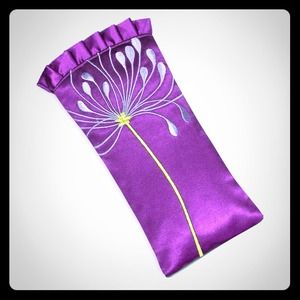 ✨Embroidered Hyacinth Eyeglass Pouch NWOT✨