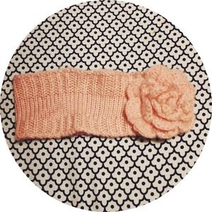 ❌SOLD❌Flower crochet ear warmer ❄💕