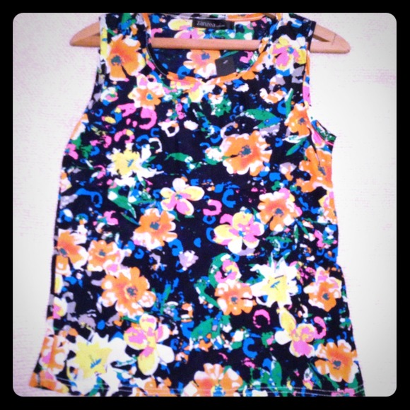 Colorful floral sleeveless shirt blouse