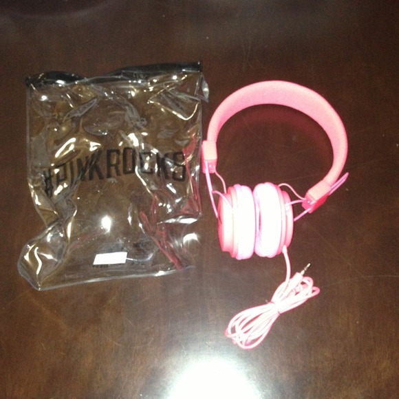 💐SOLD---💐 PINK by Victoria Secret headphones