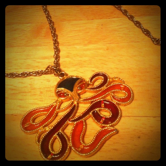Beautiful vintage octopus necklace